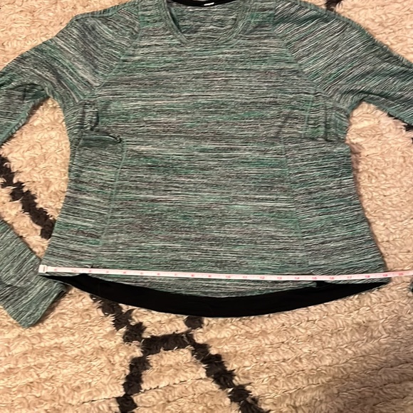 Lululemon long sleeve shirt size 10 - Picture 4 of 5